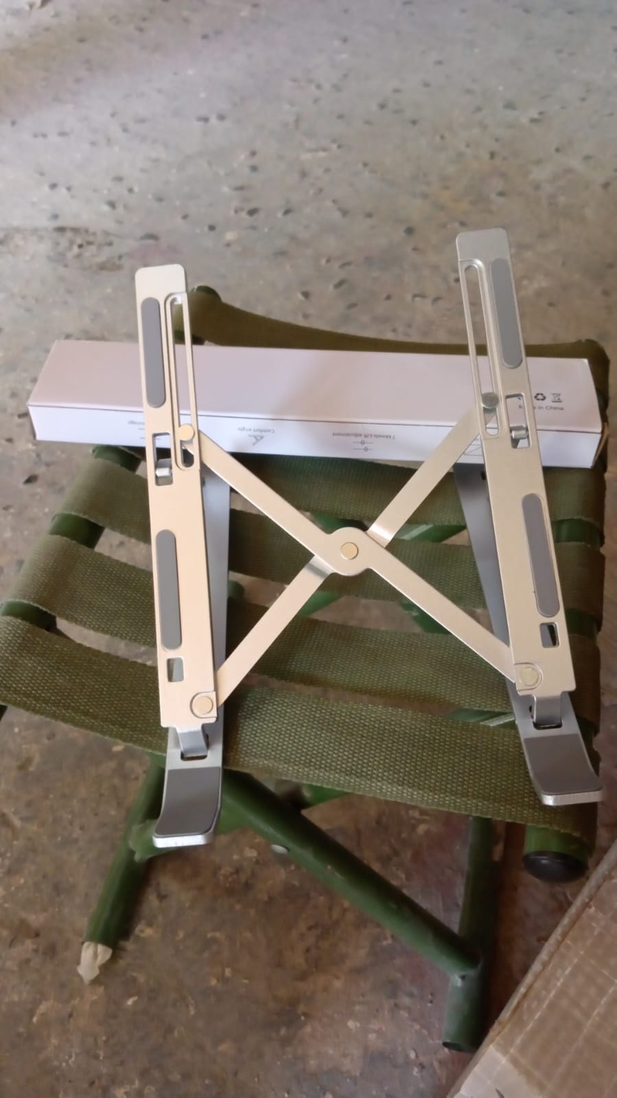 Metal Portable Laptop Stand, with 7 Adjustable Angles (1 Pc) Metal Portable Laptop Stand, with 7 Adjustable Angles (1 Pc)